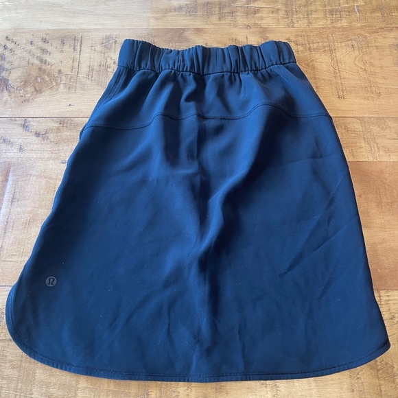 Lululemon tennis pencil skirt - Picture 2 of 3